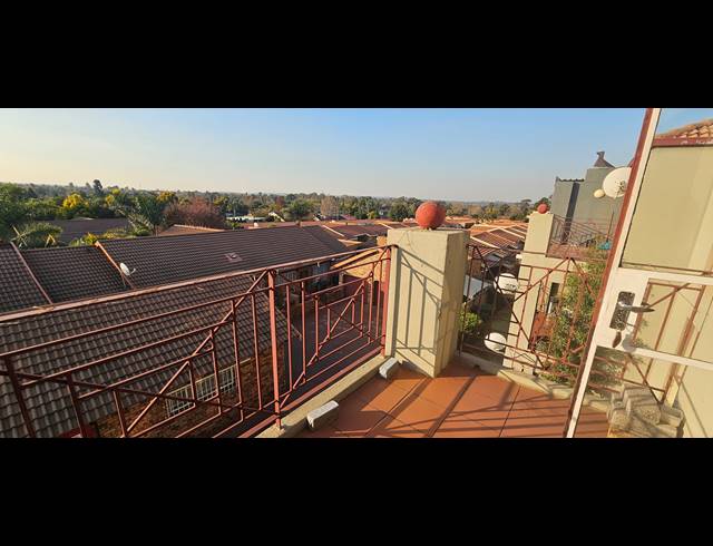 2 BEDROOM TOWNHOUSE FOR SALE IN RANDHART